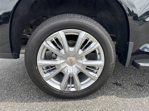 Used 2022 Chevrolet Silverado 1500 High Country w/ High Country Premium Package image 19