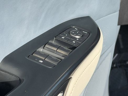 Used 2023 Lexus RZ 450e Premium image 19