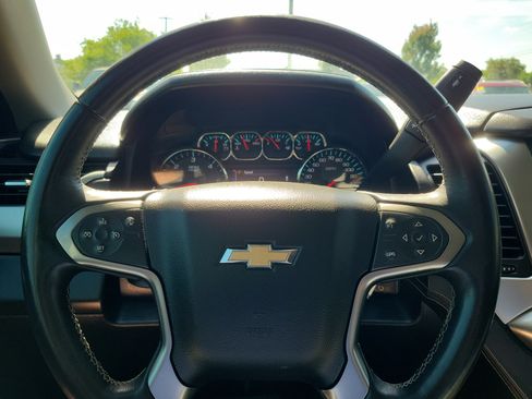 Used 2015 Chevrolet Tahoe LT RWD image 16