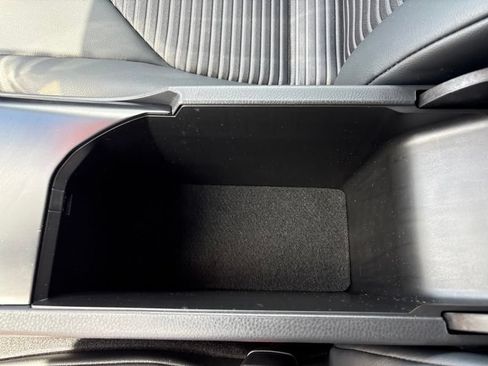 Used 2019 Toyota Camry SE w/ Convenience Package FWD image 36
