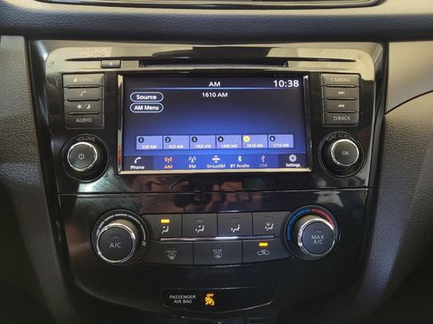 Used 2020 Nissan Rogue Sport S image 25