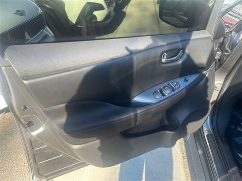 Used 2018 Nissan Leaf S w/ S Charge Package image 18