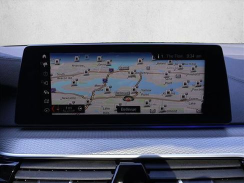 Used 2018 BMW M550i xDrive AWD/4WD image 18
