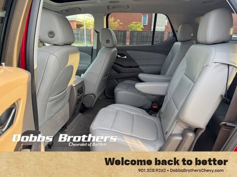 Used 2020 Chevrolet Traverse LT w/ LT Premium Package FWD image 17
