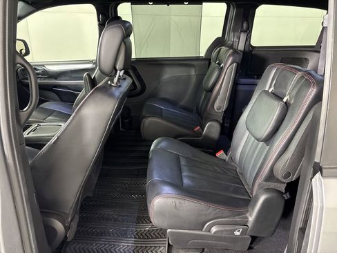 Used 2019 Dodge Grand Caravan GT image 21