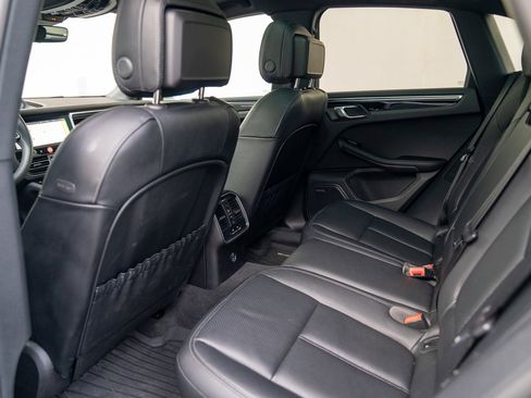 Used 2025 Porsche Macan image 22