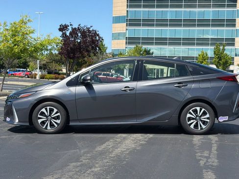 Used 2019 Toyota Prius Prime Premium image 7