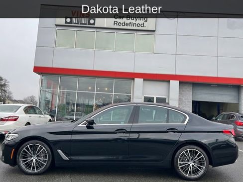 Used 2023 BMW 540i xDrive w/ Premium Package image 2