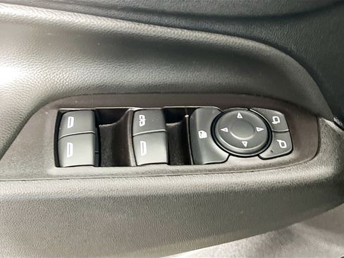 Used 2022 Chevrolet Equinox LT w/ Driver Convenience Package image 16