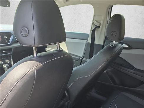 Used 2022 Volkswagen Taos SE FWD image 19