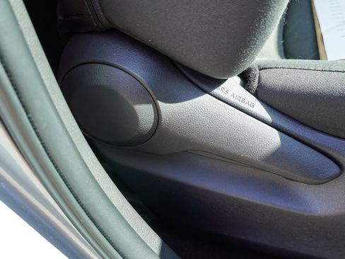 Certified 2025 Toyota RAV4 XLE AWD/4WD image 25