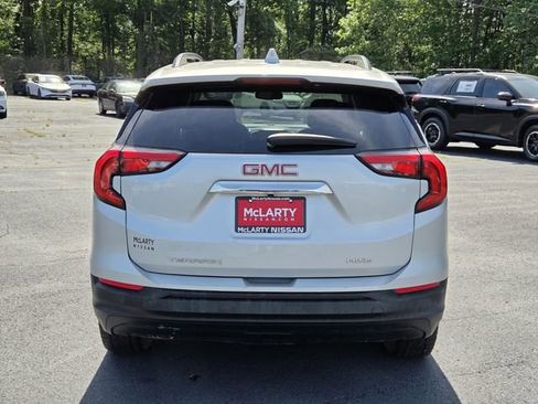 Used 2018 GMC Terrain SLE w/ Driver Convenience Package AWD/4WD image 4