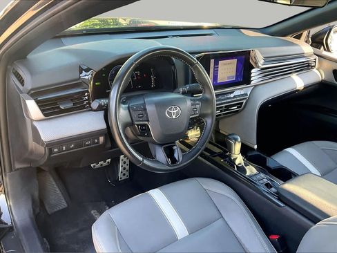 Used 2025 Toyota Camry SE FWD image 17