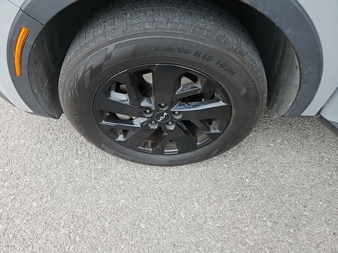 Used 2022 Kia Sorento S w/ Panoramic Sunroof Package image 13