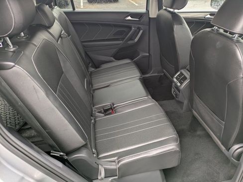 Used 2022 Volkswagen Tiguan SE FWD image 18