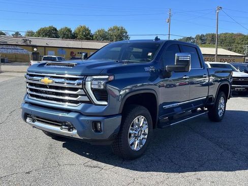 Used 2024 Chevrolet Silverado 2500 High Country w/ High Country Premium Package image 9
