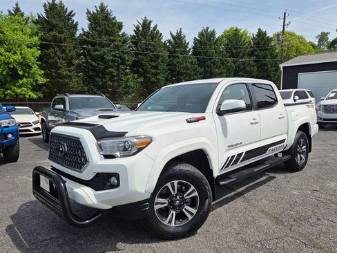 Used 2018 Toyota Tacoma TRD Sport w/ Technology Package AWD/4WD image 1