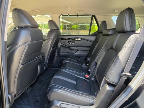 Used 2025 Honda Pilot EX-L image 14