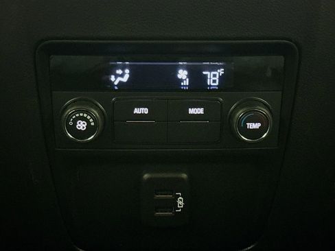 Used 2023 Buick Enclave Essence image 23