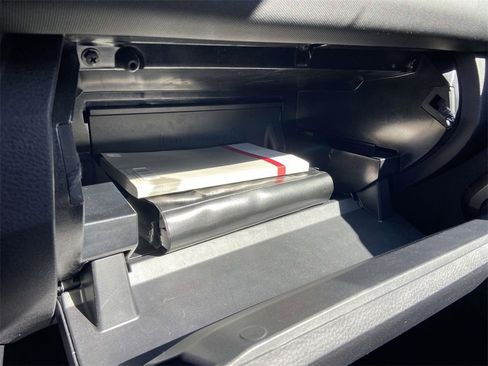 Used 2021 Toyota Tacoma TRD Off-Road image 27