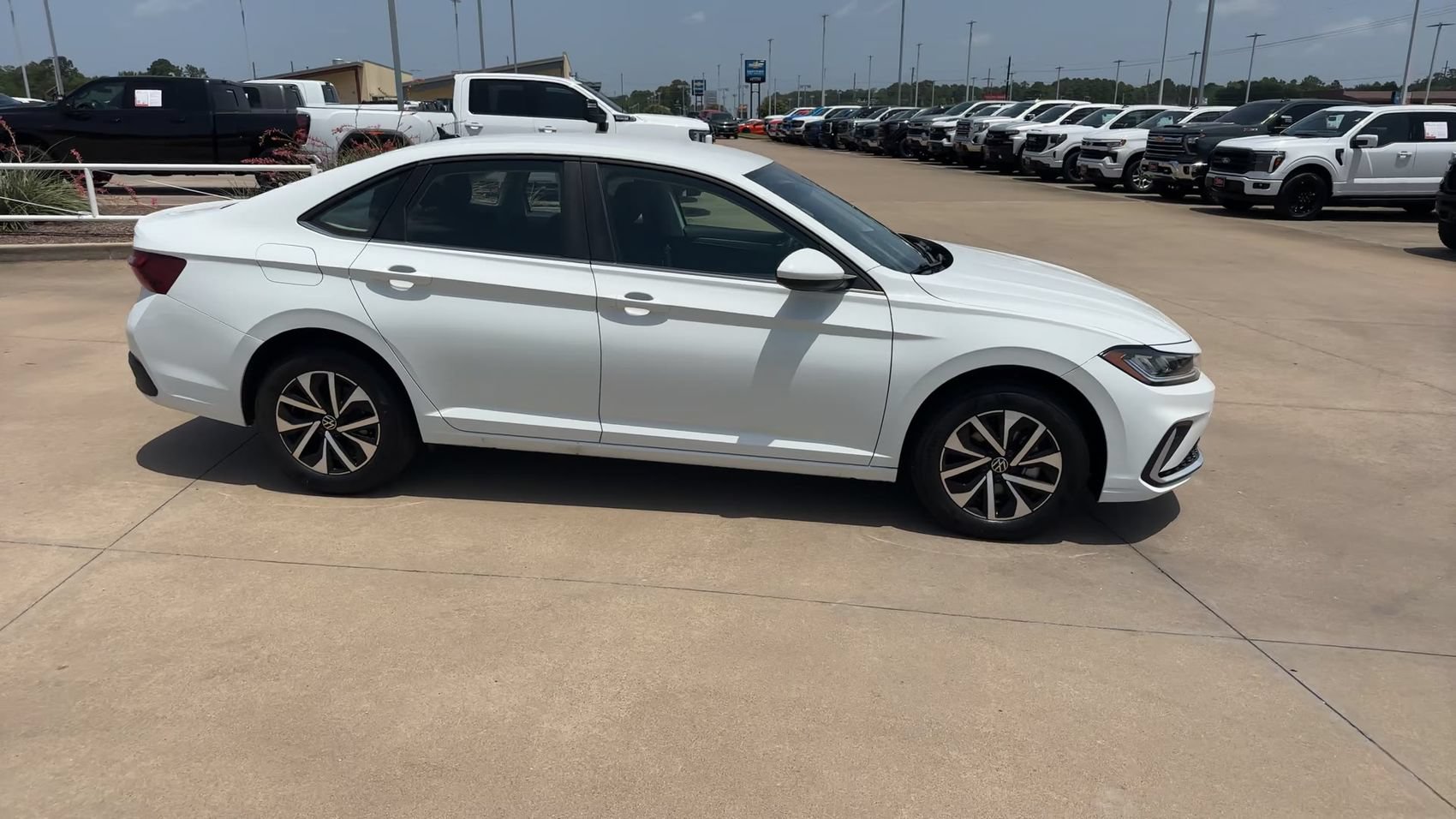 Used 2025 Volkswagen Jetta S FWD image 2