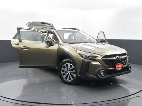 Used 2024 Subaru Outback Premium image 37