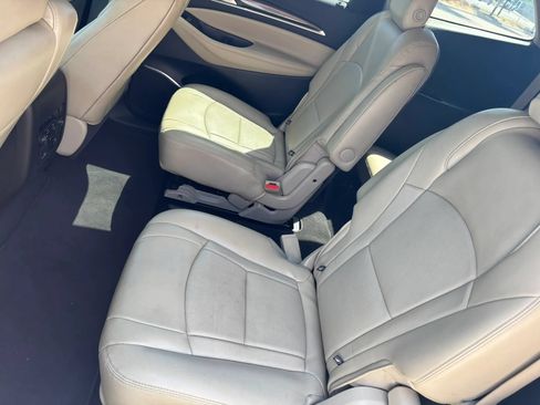 Used 2018 Buick Enclave Premium FWD image 28