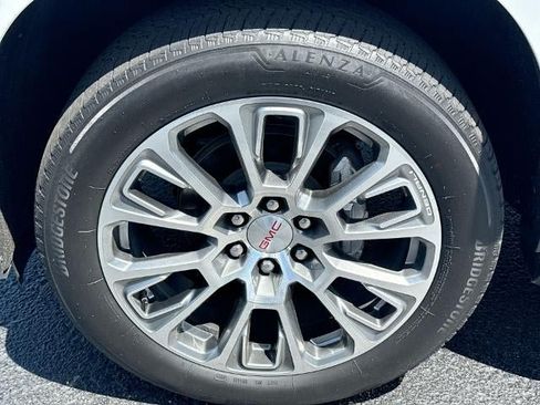 Certified 2025 GMC Yukon Denali AWD/4WD image 33