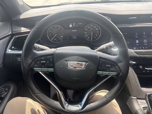 Used 2020 Cadillac XT6 Premium Luxury FWD image 19