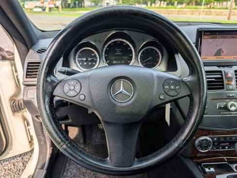 Used 2009 Mercedes-Benz C 300 4MATIC Sedan image 21