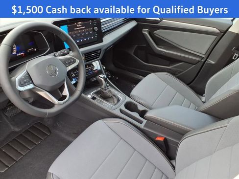 New 2025 Volkswagen Jetta SE image 18