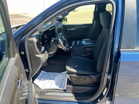 Used 2022 Chevrolet Silverado 1500 LT AWD/4WD image 9