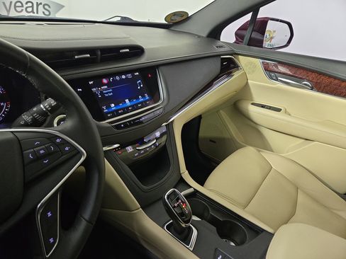 Used 2017 Cadillac XT5 Luxury w/ Driver Awareness Package image 26