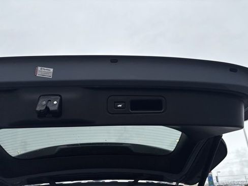 Used 2023 Honda Pilot Touring image 33