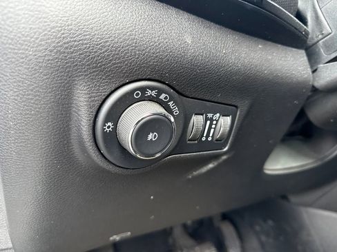 Used 2022 Jeep Compass Altitude w/ Convenience Group image 12