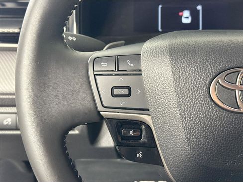 Certified 2025 Toyota Camry SE w/ Convenience Package image 18