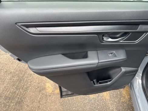 Used 2025 Honda CR-V LX image 16