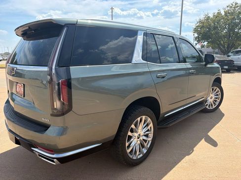 Used 2023 Cadillac Escalade Premium Luxury AWD/4WD image 3