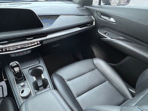 Used 2025 Cadillac XT4 Sport w/ Cold Weather Package image 11