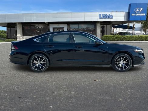 Used 2023 Honda Accord Sport image 9
