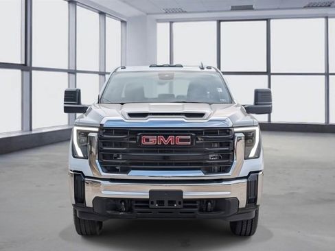 Used 2024 GMC Sierra 2500 Pro image 2