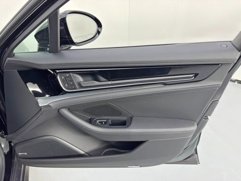 Used 2025 Porsche Panamera 4S w/ Premium Package image 51