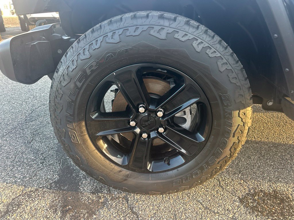 Used 2023 Jeep Wrangler Unlimited Sahara AWD/4WD image 64