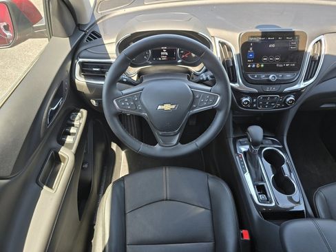 Used 2024 Chevrolet Equinox Premier AWD/4WD image 24