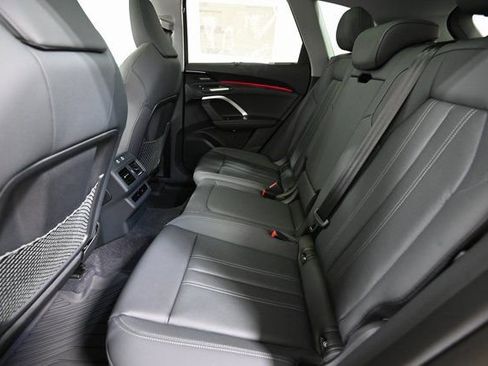 Used 2025 Audi Q5 Premium Plus AWD/4WD image 9