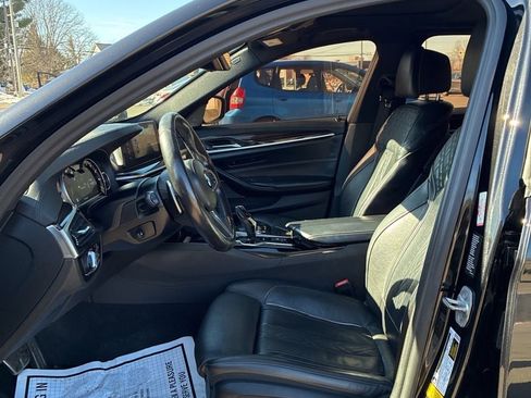 Used 2018 BMW M550i xDrive image 5