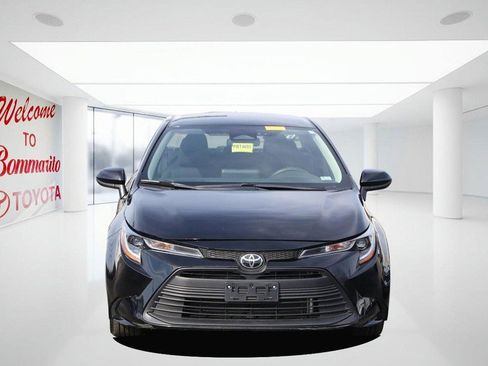 Certified 2025 Toyota Corolla LE image 4
