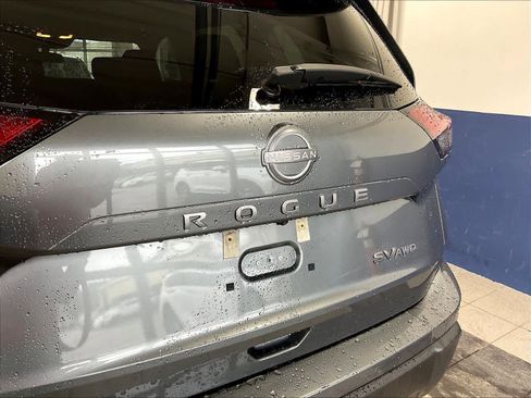 Certified 2024 Nissan Rogue SV image 28