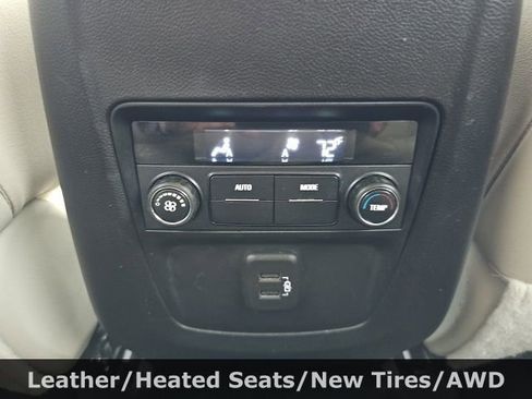 Used 2022 Buick Enclave Essence image 28