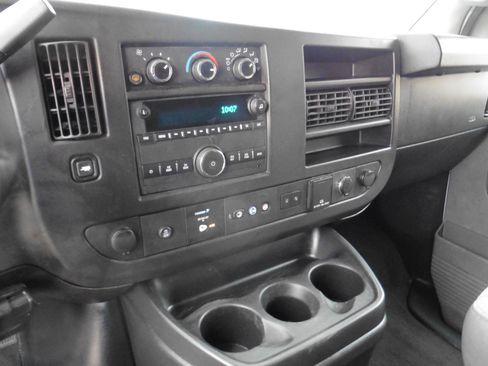 Used 2019 Chevrolet Express 3500 LT w/ LT Preferred Equipment Group image 9